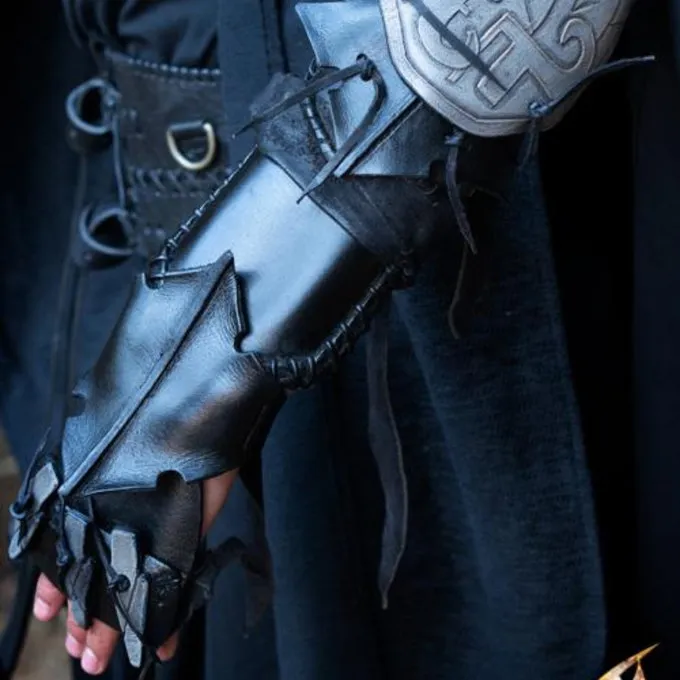 Epic Armoury Bracer Claw, Venstre Arm