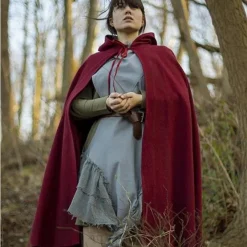 Epic Armoury Hætteklædte Uld Cape, Mørkerød