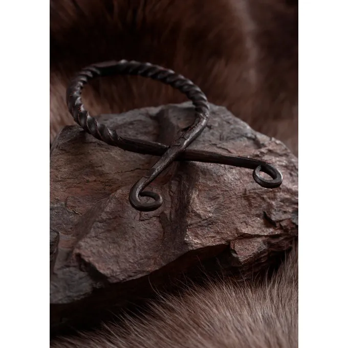 Ulfberth Jern Trold Krydse, Snoet - Billede 2