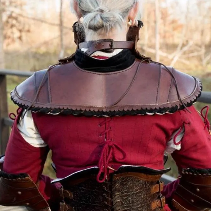 Epic Armoury Noble Læder Gorget, Rød - Billede 2