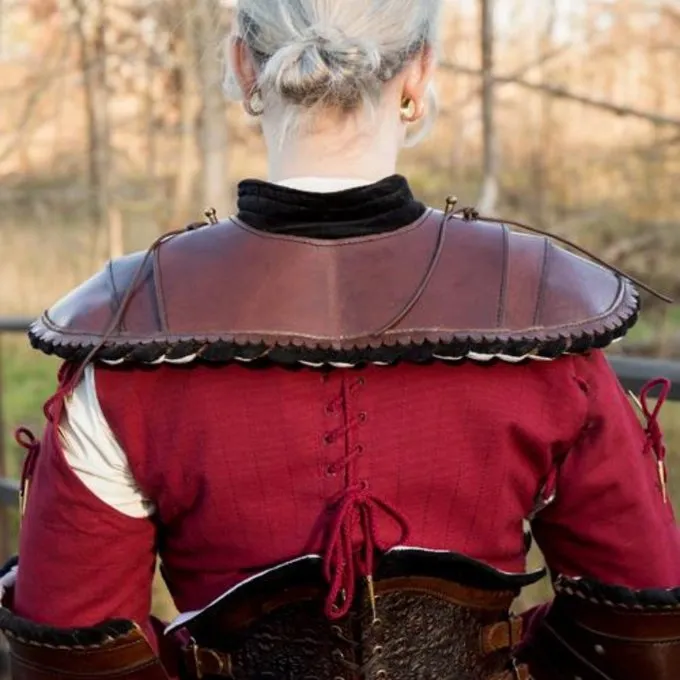 Epic Armoury Noble Læder Gorget, Rød - Billede 3