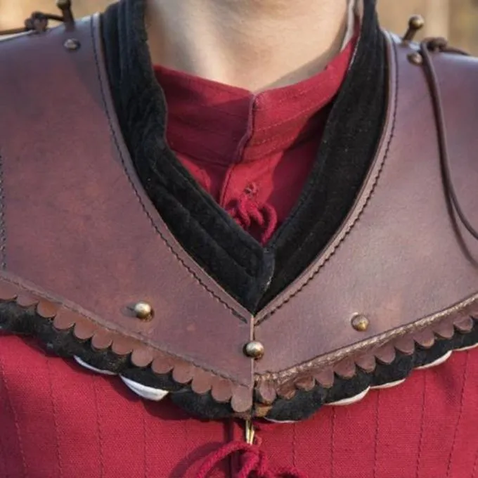 Epic Armoury Noble Læder Gorget, Rød - Billede 4