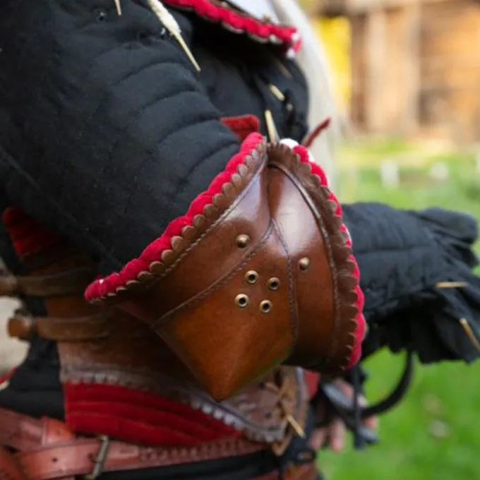 Epic Armoury Par Læder Couters, Brun-rød