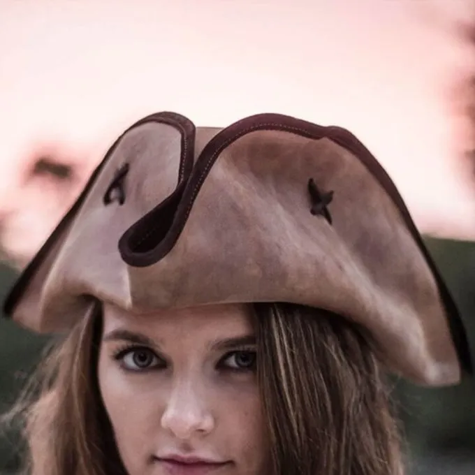 Rawblade Pirathat Jack Rackham, Forvitret Brun