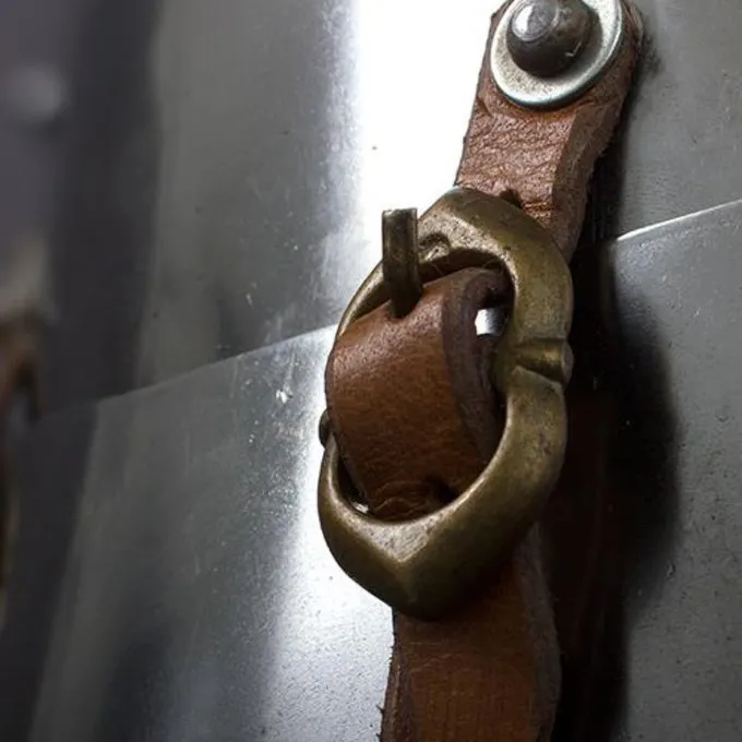 Epic Armoury Tassets Deluxe Med Seler - Billede 4