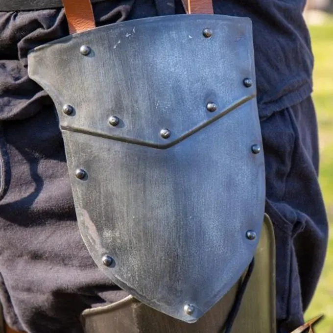 Epic Armoury Thigh Rustning Infanteri, Sværtede