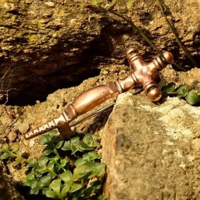 Tidlig Middelalderlig Kors Fibula, Bronze Farve