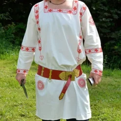 Tunica Manicata, Rød