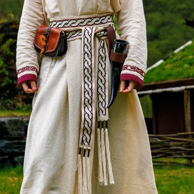 Leonardo Carbone Vikingbælte Elina, Naturlig