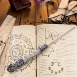 Epic Armoury Wand Salem, Hvid